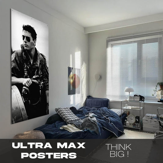Topgun Classic Pose - Ultra Max Poster