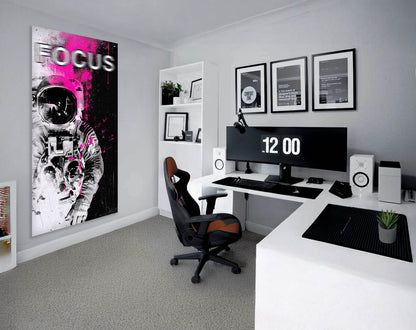 Focus - Ultra Max Poster